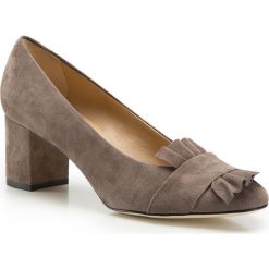 Buty damskie. Szare czółenka damskie Wittchen, ze skóry, na średnim obcasie. W wyprzedaży za 395,91 zł.