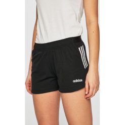 Adidas Performance - Szorty. Czarne spodenki sportowe damskie adidas Performance, s, z nadrukiem, z poliesteru, sportowe, climalite (adidas). Za 99,90 zł.