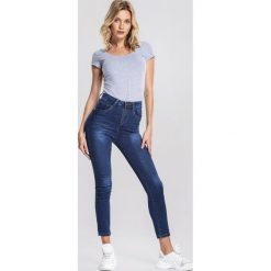 Granatowe Jeansy Colored. Niebieskie jeansy damskie other. Za 49,99 zł.