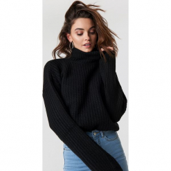 Trendyol Sweter z golfem Vizon - Black. Czarne swetry oversize damskie Trendyol, z dzianiny. Za 100,95 zł.