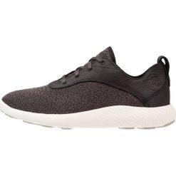 Timberland FLYROAM Sneakersy niskie black. Czarne sneakersy męskie Timberland, bez zapięcia. Za 589,00 zł.