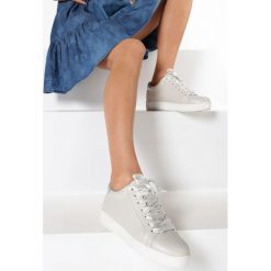 Szare Buty Sportowe Plaything. Szare buty sportowe damskie Born2be, bez wzorów, sportowe. W wyprzedaży za 44,99 zł.