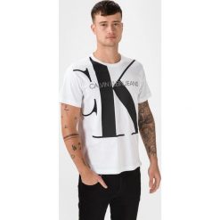 Calvin Klein Monogram Koszulka Biały. Białe podkoszulki męskie Calvin Klein, xl, z nadrukiem, z bawełny, bez kołnierzyka, z krótkim rękawem, krótkie. Za 204,95 zł.