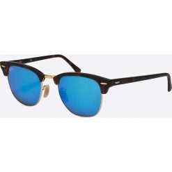 Ray-Ban - Okulary Clubmaster. Pomarańczowe okulary przeciwsłoneczne męskie Ray-Ban, z tworzywa sztucznego. W wyprzedaży za 449,90 zł.