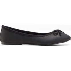 Baleriny bonprix czarny. Czarne baleriny damskie bonprix, bez wzorów, bez obcasa. Za 21,99 zł.
