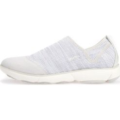 Geox tenisówki damskie Nebula 37 kremowy. Białe buty sportowe damskie Geox, bez wzorów, bez zapięcia. W wyprzedaży za 374,00 zł.