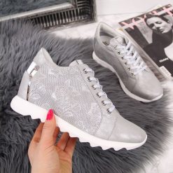 Sneakersy damskie na koturnie szare Jezzi - szary. Szare półbuty damskie Jezzi, bez wzorów, bez obcasa, na koturnie, bez zapięcia. Za 139,99 zł.