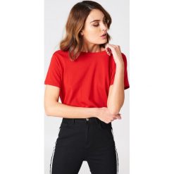 NA-KD Basic T-shirt oversize - Red. Różowe t-shirty damskie marki NA-KD Basic, z bawełny. Za 52,95 zł.