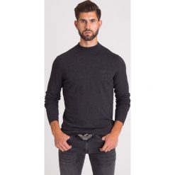 CIEMNOSZARY SWETER JOOP! JEANS. Szare swetry męskie JOOP! Jeans, s, z nadrukiem, z jeansu, klasyczne, z okrągłym kołnierzem, bez kaptura. Za 274,50 zł.