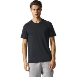 KOSZULKA ADIDAS ID STADIUM (S). Koszulki męskie Adidas, s, bez wzorów, klasyczne, z klasycznym kołnierzykiem, bez rękawów. W wyprzedaży za 109,99 zł.