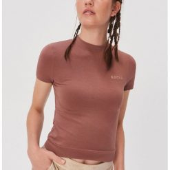 Bawełniany crop top z półgolfem - Fioletowy. Fioletowe topy damskie Sinsay, s, bez wzorów, z bawełny, bez kołnierzyka. W wyprzedaży za 14,99 zł.