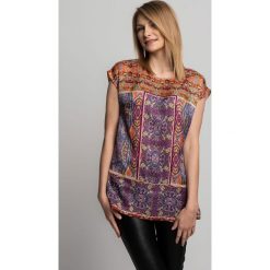 Bluzka kimono z zapięciem na guzik BIALCON. Bluzki damskie BIALCON, bez wzorów, z dzianiny, klasyczne, z klasycznym kołnierzykiem, z krótkim rękawem. W wyprzedaży za 67,00 zł.