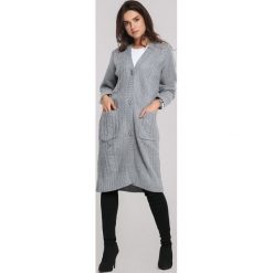 Jasnoszary Kardigan Hold You. Szare swetry damskie Renee, xl, prążkowane, długie. Za 79,99 zł.