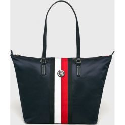 Tommy Hilfiger - Torebka. Niebieskie torebki klasyczne damskie TOMMY HILFIGER, bez wzorów, ze skóry ekologicznej, casualowe, na ramię, duże, bez dodatków. Za 379,90 zł.