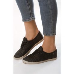 Czarne Tenisówki Lavine. Czarne trampki i tenisówki damskie Born2be, bez wzorów, na sznurówki. Za 49,99 zł.
