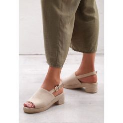 Beżowe Sandały Kicks. Brązowe sandały damskie Born2be, bez wzorów, bez obcasa, na obcasie, bez zapięcia. Za 79,99 zł.