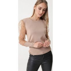 Beżowy Sweter Tamfix. Brązowe swetry damskie Born2be, s, w grochy, z dzianiny, eleganckie, bez rękawów, długie, bez kaptura. Za 99,99 zł.