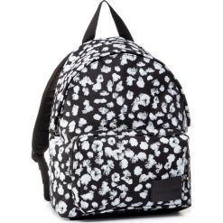 Plecak Calvin Klein Jeans Ckj Sport Essentials Bp35 Flor K60K606592. Czarne plecaki damskie Calvin Klein Jeans, bez wzorów, z jeansu, sportowe, bez dodatków. W wyprzedaży za 259,00 zł.