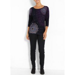 Sweter w kolorze granatowym. Niebieskie swetry damskie Jacqueline Riu, bez wzorów, ze splotem, klasyczne, bez rękawów, bez kaptura. W wyprzedaży za 79,95 zł.