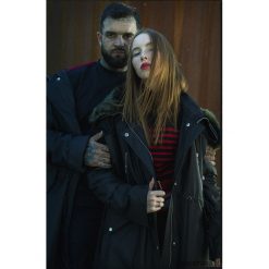 Czarna damska całoroczna parka. Czarne parki damskie Pakamera, uniwersalny. Za 950,00 zł.