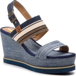 Sandały REFRESH - 69909 Navy. Niebieskie klapki damskie Refresh, bez wzorów, ze skóry ekologicznej, bez obcasa, na obcasie. W wyprzedaży za 149,00 zł.