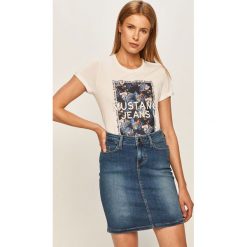 Mustang - T-shirt. Białe bluzki damskie Mustang, s, z nadrukiem, z poliesteru, casualowe, z okrągłym kołnierzem. W wyprzedaży za 89,90 zł.