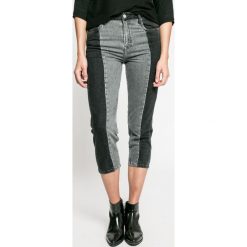 Pepe Jeans - Jeansy Patchy Monotone. Szare boyfriendy damskie marki Pepe Jeans, s. W wyprzedaży za 99,90 zł.
