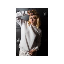 Bluza – Geometric Neckline. Białe bluzy sportowe damskie marki Agnieszka martini, s, z aplikacjami, z bawełny. Za 160,65 zł.