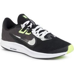 Buty NIKE - Downshifter 9 AQ7481 012 Black/White/Particle Grey. Czarne buty sportowe męskie Nike, z tworzywa sztucznego, bez zapięcia, do biegania, nike downshifter. Za 249,00 zł.