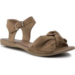 Sandały BASSANO - ARC-17129-3 Beige. Brązowe klapki damskie Bassano, bez wzorów, ze skóry ekologicznej, bez obcasa. Za 49,99 zł.