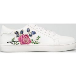 Silvian Heach - Buty. Białe buty sportowe damskie Silvian Heach, z haftami, z gumy, klasyczne. W wyprzedaży za 129,90 zł.