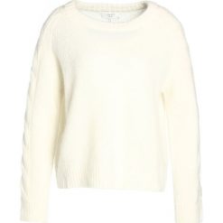 Swetry klasyczne damskie: JUST FEMALE KIIN Sweter off white