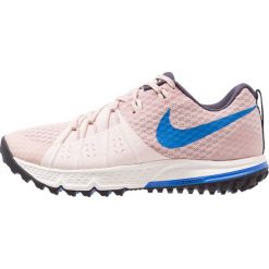 Nike Performance AIR ZOOM WILDHORSE 4 Obuwie do biegania Szlak particle beige/guava ice/summit white/signal blue. Brązowe buty do biegania damskie Nike Performance, z gumy. Za 499,00 zł.