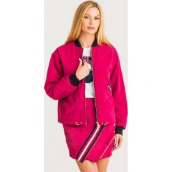 BOMBERKA ARMANI EXCHANGE. Różowe kurtki damskie Armani Exchange, s, z aplikacjami, z materiału, bez kaptura. Za 969,00 zł.