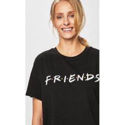 Only - Top. Białe bluzki damskie ONLY, s, z nadrukiem, z bawełny, z okrągłym kołnierzem. W wyprzedaży za 49,90 zł.