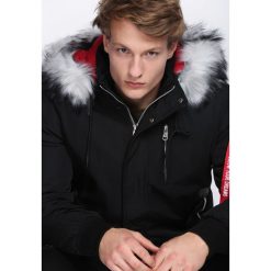 Czarna Kurtka Breathed. Czarne kurtki męskie Born2be, na zimę, xxl, bez wzorów, z kapturem. Za 99,99 zł.