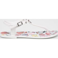 Love Moschino - Sandały. Białe klapki damskie Love Moschino, bez wzorów, z materiału, bez obcasa. W wyprzedaży za 339,90 zł.