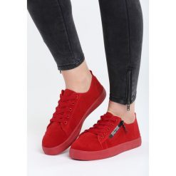 Czerwone Trampki Young For Love. Czerwone trampki i tenisówki damskie Born2be, z nadrukiem, przed kostkę, na sznurówki. Za 49,99 zł.
