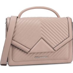 Torebka KARL LAGERFELD - 96KW3024 Powder Pink. Różowe torebki klasyczne damskie KARL LAGERFELD, bez wzorów, ze skóry, klasyczne, bez dodatków. W wyprzedaży za 1099,00 zł.