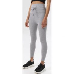 Szare Legginsy Aurashi. Szare legginsy damskie Born2be, s, bez wzorów. W wyprzedaży za 49,99 zł.