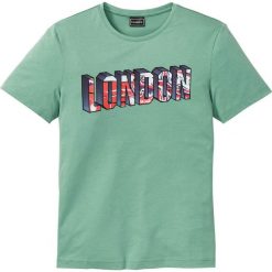 T-shirt bonprix zielony szałwiowy z nadrukiem. Zielone koszulki męskie bonprix, s, z nadrukiem, z okrągłym kołnierzem. Za 37,99 zł.