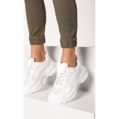 Białe Sneakersy Castymes. Białe sneakersy damskie Born2be. W wyprzedaży za 89,99 zł.