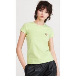 T-shirt Atomówki - Zielony. Zielone t-shirty damskie Reserved, s, bez wzorów, bez kołnierzyka. Za 39,99 zł.