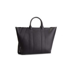 Torebki do ręki Calvin Klein Jeans K60K604838 RACE EW SHOPPER. Czarne torby damskie na zakupy Calvin Klein Jeans, bez wzorów, z jeansu, do ręki, bez dodatków. Za 574,60 zł.