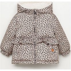 Mango Kids - Kurtka dziecięca June 80-104 cm. Białe kurtki dziewczęce Mango Kids, bez wzorów, z poliesteru, krótkie, z kapturem. Za 89,99 zł.
