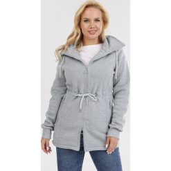 Jasnoszara Bluza Krynrelle. Szare bluzy damskie Born2be, xl, bez wzorów, bez rękawów, bez kaptura. Za 119,99 zł.
