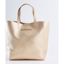 Duża torba shopper z kosmetyczką - Złoty. Żółte kosmetyczki damskie marki Mohito, duże. W wyprzedaży za 79,99 zł.