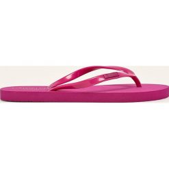 Calvin Klein Jeans - Japonki. Niebieskie klapki damskie Calvin Klein Jeans, bez wzorów, z jeansu, bez obcasa, na obcasie. W wyprzedaży za 129,90 zł.