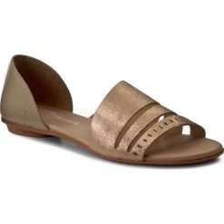Sandały EMU AUSTRALIA - Ibis W11183 Rose Gold/Sand. Żółte klapki damskie EMU Australia, bez wzorów, ze skóry ekologicznej, bez obcasa, na obcasie. W wyprzedaży za 249,00 zł.