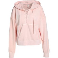 Bluzy rozpinane damskie: Free People BELIEVE Bluza z kapturem pink